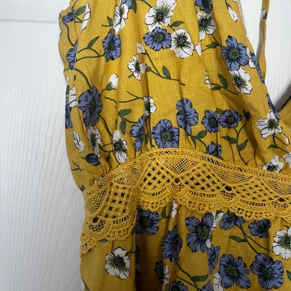 NWT Flower tank top - Picture 3 of 5